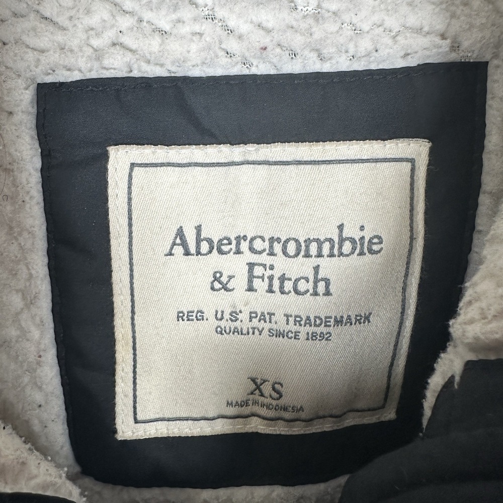 Abercrombie & Fitch Y2K Puffer Jacket Womens Sz XS Black Fur Trim Lined Quilted - Picture 8 of 9